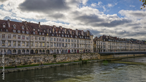 Balade le long de la rivière Doubs à Besançon © PPJ