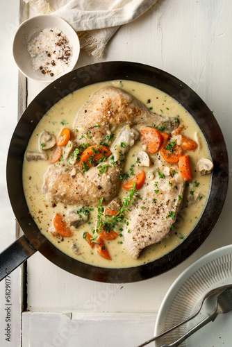 Fotografie French chicken fricassee