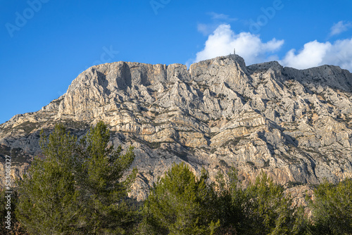 the Sainte Victoire mountain seen from the Cengle plateau