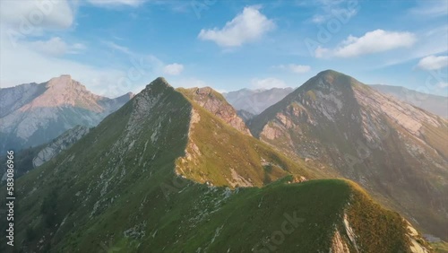 sulla cima della montagna