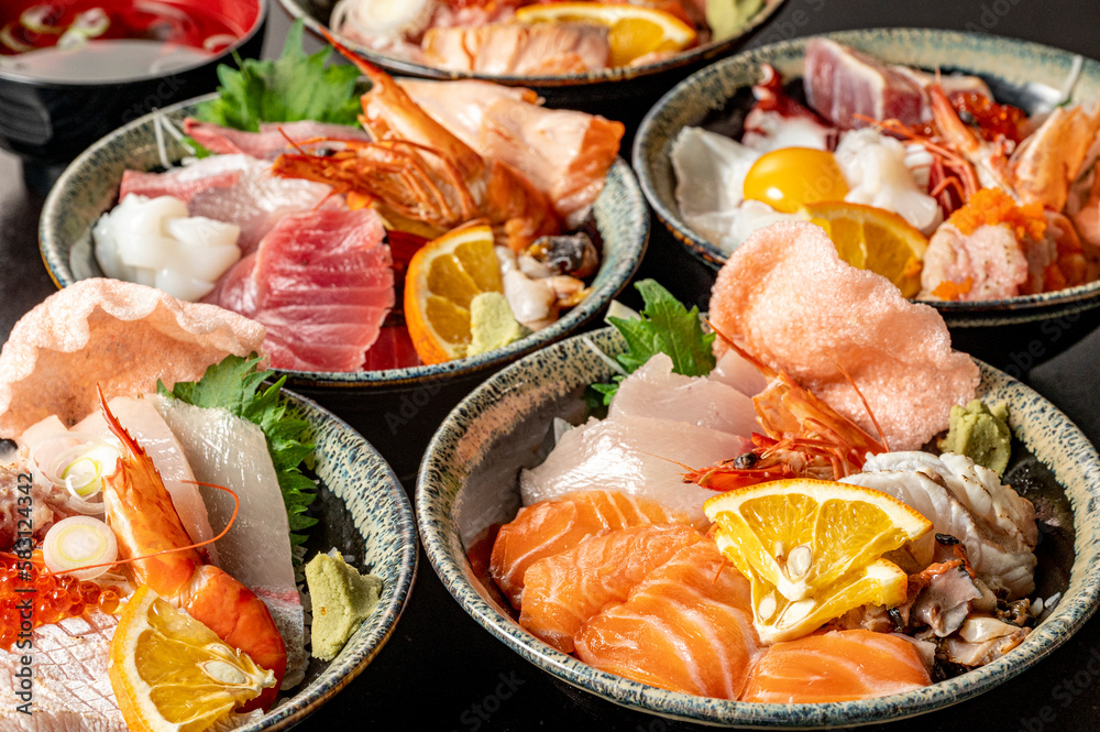新鮮なネタがのった海鮮丼 新鮮なネタがのった海鮮丼