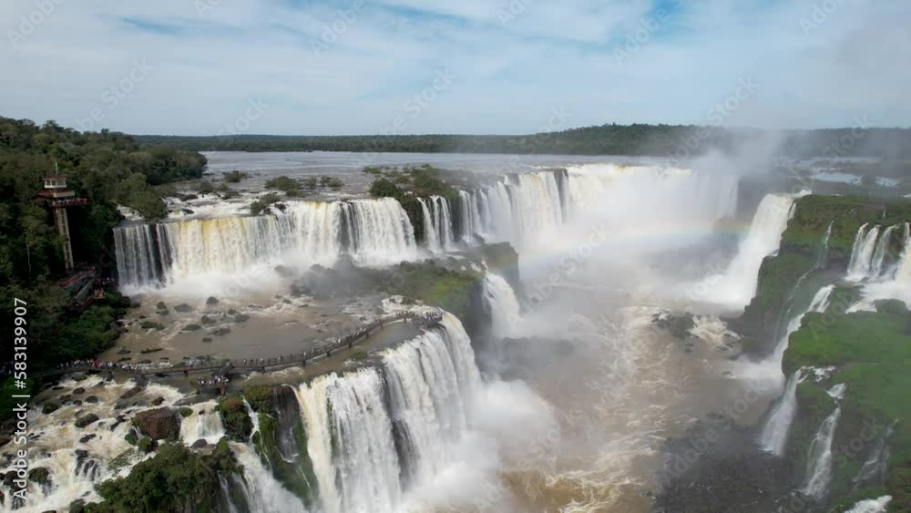 Vuelo de dron en las cataratas del iguazú en misiones argentina Vuelo de dron en las cataratas del iguazú en misiones argentina