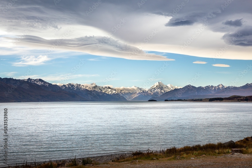 Mesmerizing view of Aoraki Mount Cook, New Zealand and a lake