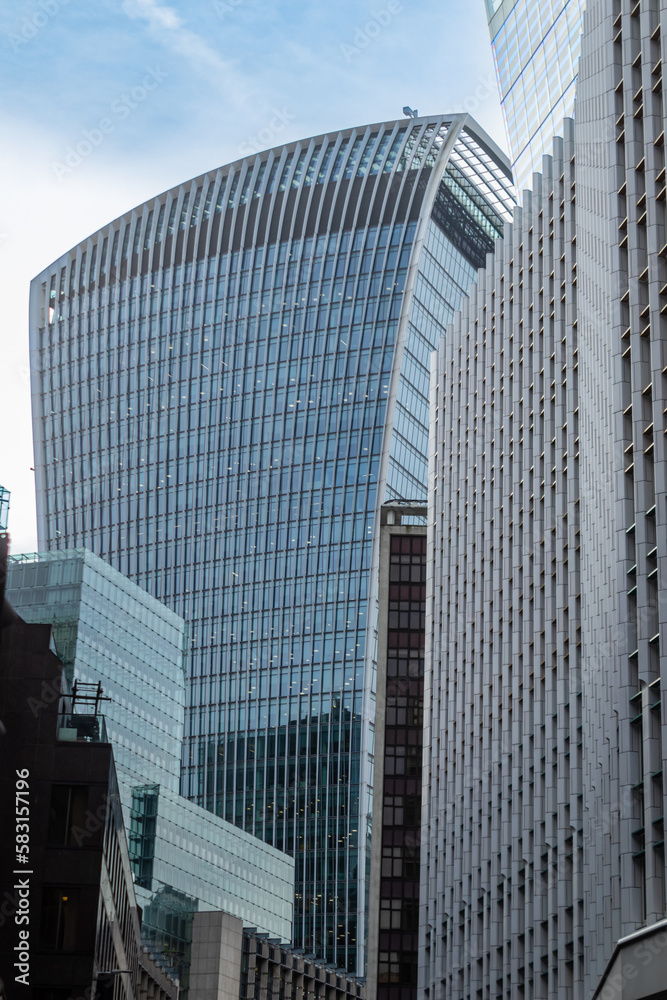 Obraz premium United Kingdom -year 2023- modern architecture, glass buildings rise above the beautiful city of london