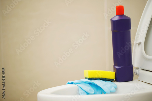 Toilet cleaner, clean and take care of sanitary ware.