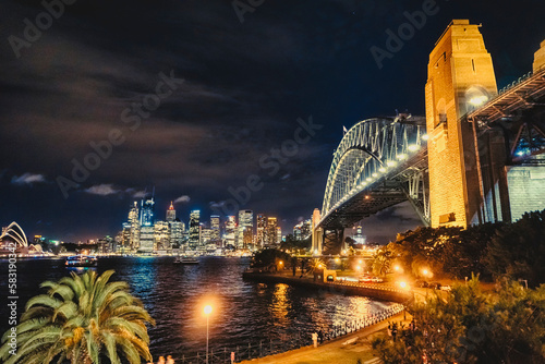 호주 시드니에 있는 하버브릿지의 야경 © Yido