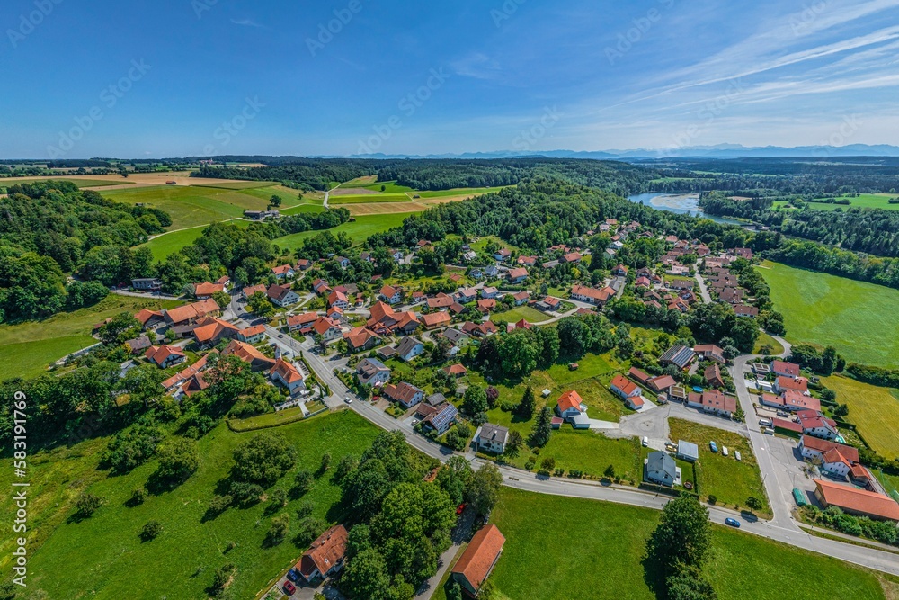 Die idyllisch gelegene Gemeinde Mundraching am Lech in Oberbayern