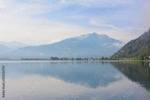 Lake Zell, Zell am see, resort town, Austria © Danhua