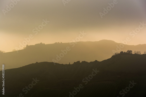 sagome di colline © Libertone Gennaro