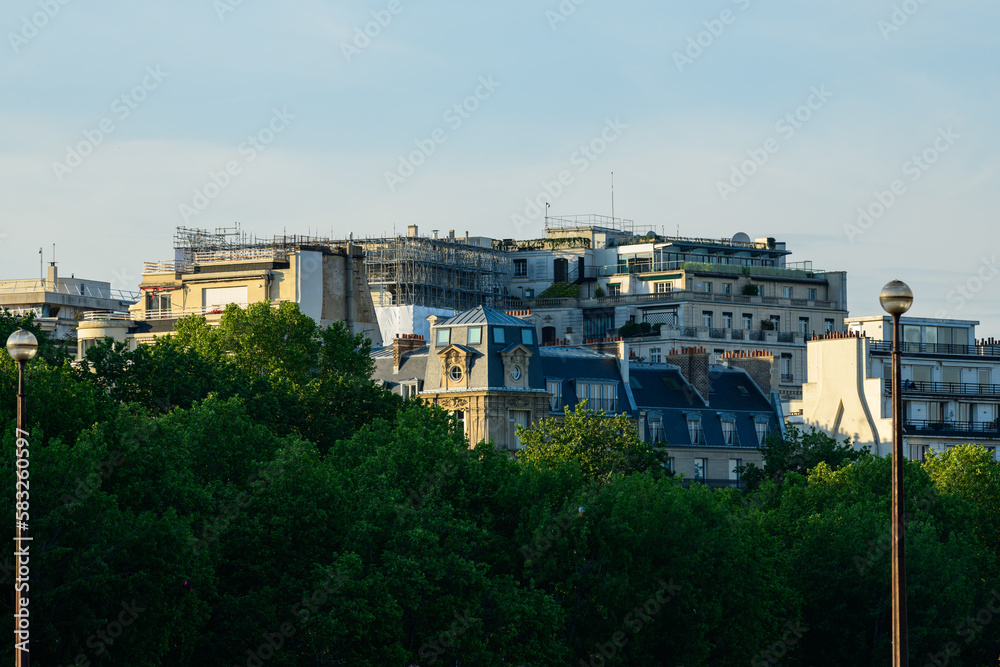 Φωτογραφία The Haussmann buildings of Paris , Europe, France, Ile de France, Paris, in summer on a sunny day