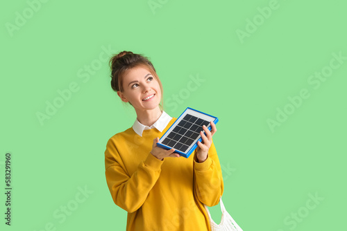 Pretty young woman with por...