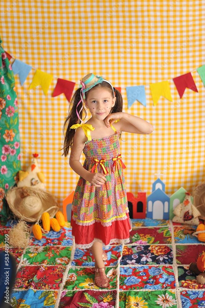 menina feliz no feriado festa junina , festa caipira Stock Photo ...