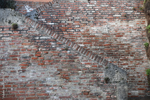 Mauer mit Treppe photo