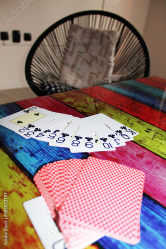 Fotografie A Full Hand Feast: Exciting Card Game Moments
