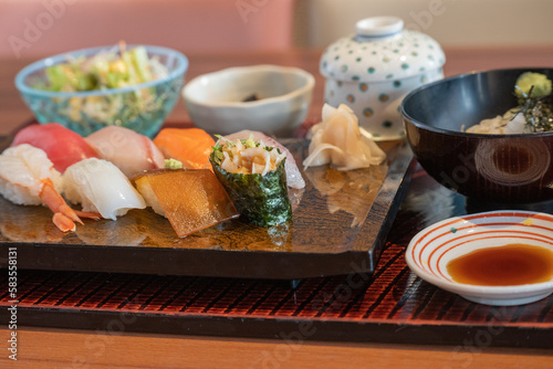 11月、青森県八戸市で食べた握り寿司 photo