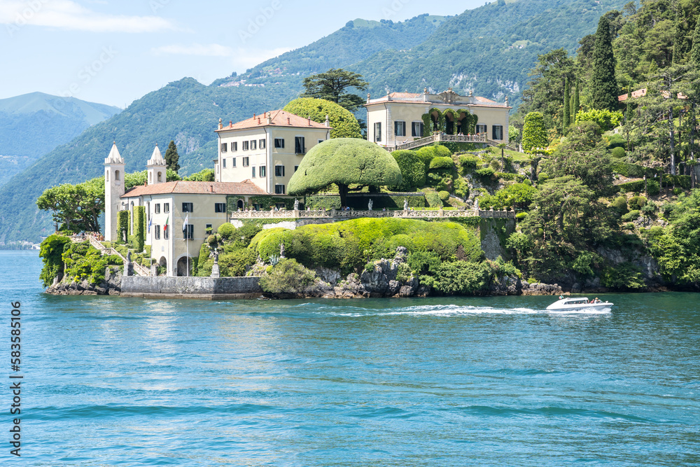 Villa del Balbianello on Lake Como, Italy - obrazy, fototapety, plakaty 