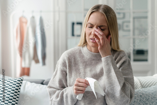 Canvastavla upset female feel pain and touching dry eyes