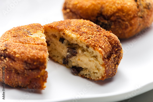 Wallpaper Mural cauliflower and potato burgers with mushrooms Torontodigital.ca