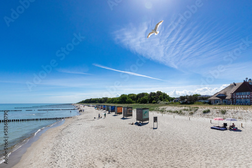 Zingster Strand mit Fotoausstellung.