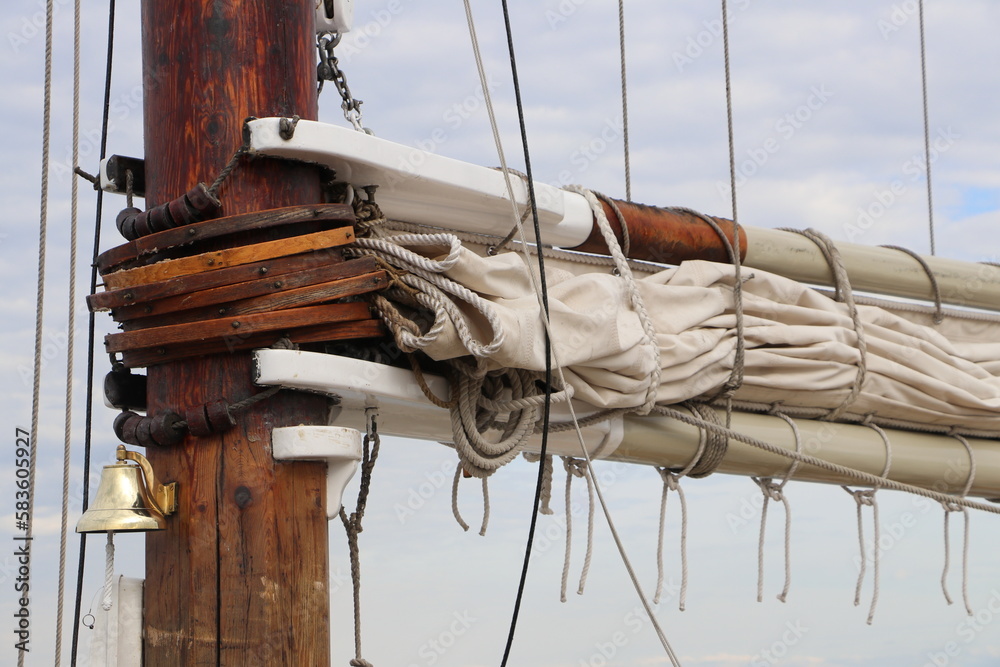 ropes on a sailboat
