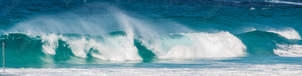 Panorama of wave breaking 