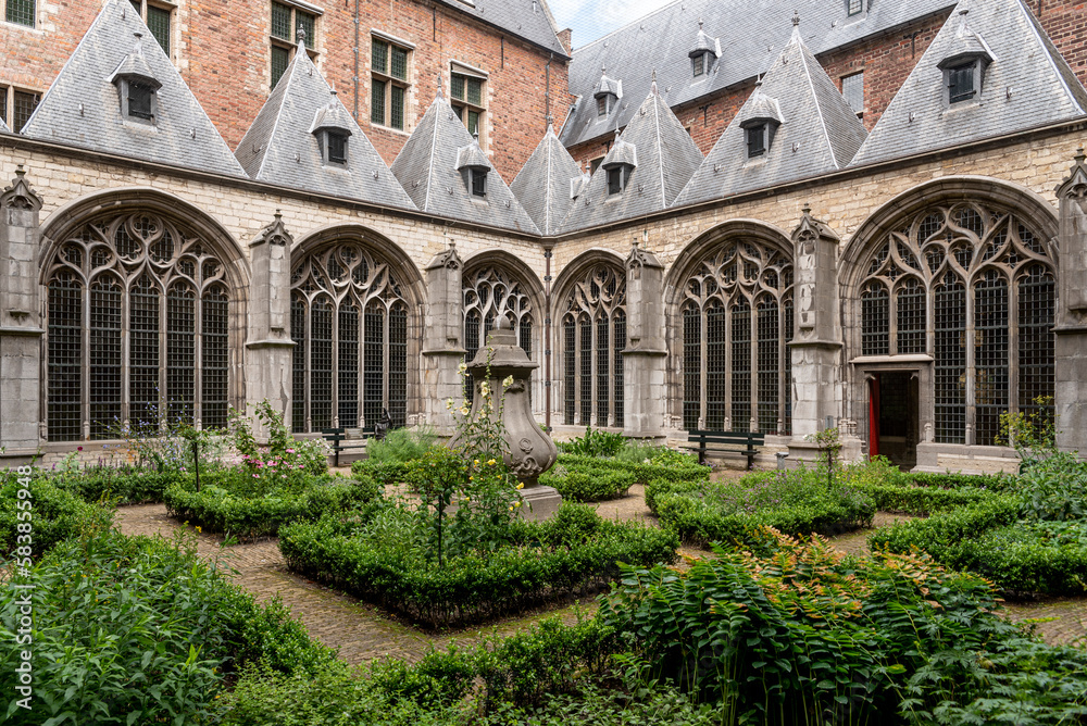 Klostergarten der historischen Abtei in Middelburg. Provinz Zeeland in den Niederlanden