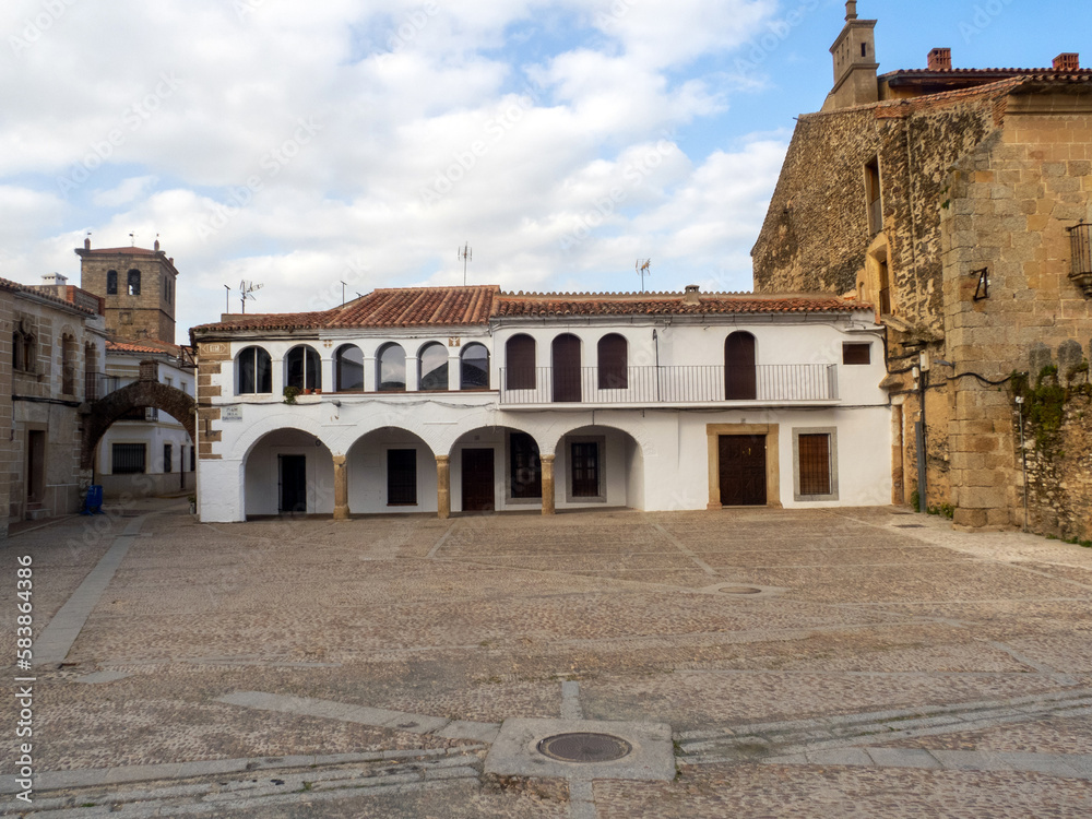 Plaza porticada de Garrovillas de Alconétar (siglos XV-XVI). Una de las más bellas de España. Cáceres, Extremadura.