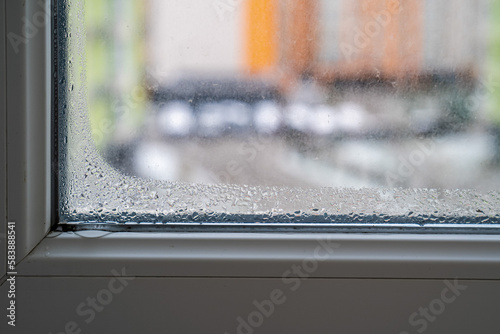 leaks or condensation in windowsill, rain drops on the window, water leaking indoor, high moisture in the house, room requires repair