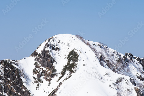 早朝の山