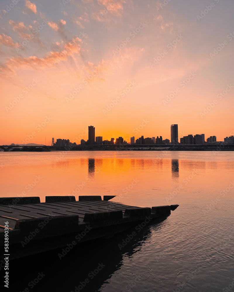 Fototapeta premium sunset over the city