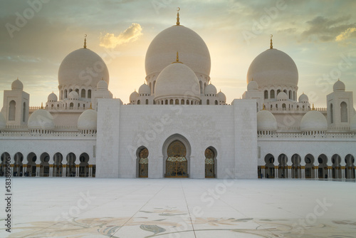 Panoramic view of Sheikh Zayed Grand Mosque in Abu Dhabi.