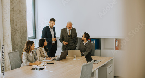 Businesspeople working in t...