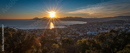 Couché de soleil sur la baie de Cannes