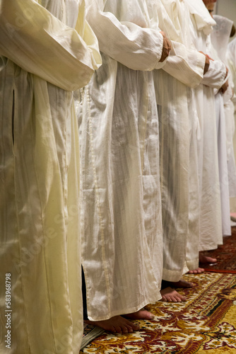 Canvas Print Alawiya sufi muslims praying on Laylat Al-Qadr festival