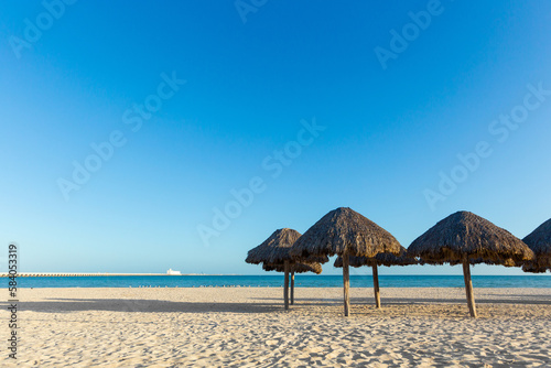 Beautiful Progreso beach in Mexico © sitriel