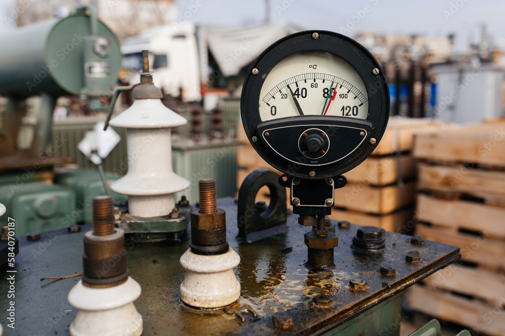 Industrial water temperature meter with pipes Industrial water temperature meter with pipes