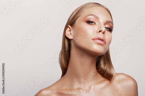 Fotobehang Beauty portrait of model with natural make-up