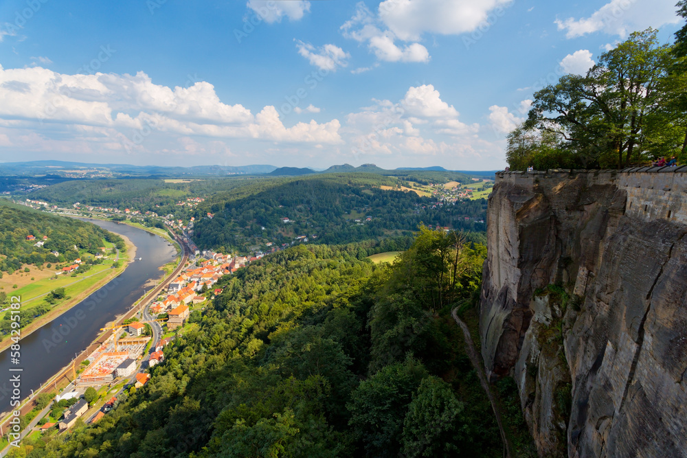 Obraz premium Königstein in der sächsichen Schweiz, Deutscland