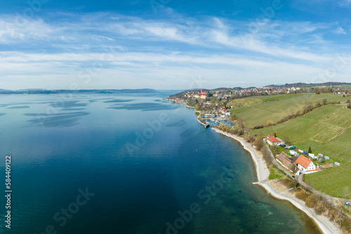 Luftbild vom Seeufer bei Meersburg