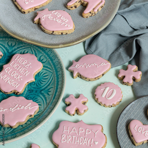 Dekorierte Geburtstags-Cookies, Cookiedesign photo