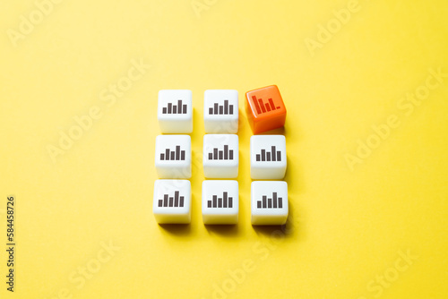 Poor economic performance. Economic recession factors. Decreased consumer demand, rising costs, or inefficient operations. Bad management. The first echoes of the crisis. Signs of increased risk photo