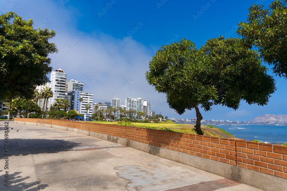 COSTA VERDE DE LIMA, IN THE DISTRICT OF MIRAFLORES ON A SUNNY DAY