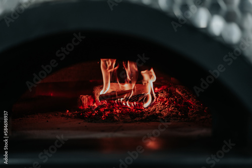 Obraz na płótnie Pizza z pieca opalanego drewnem. w salonie
