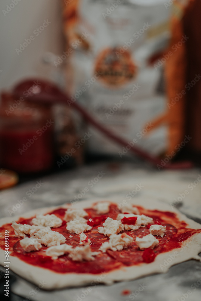 Pizza z pieca opalanego drewnem.