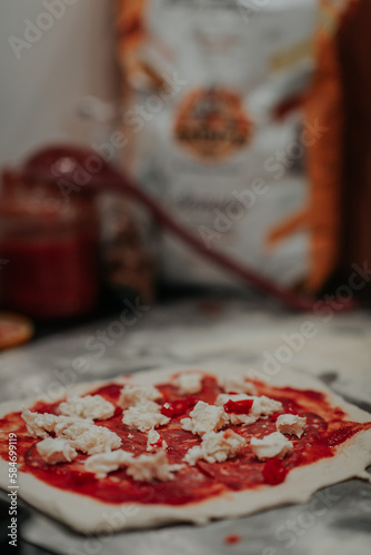 Pizza z pieca opalanego drewnem.  photo