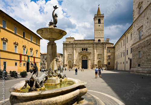 Ascoli Piceno. Piazza Arringo con fontana, Palazzo dell Arengo; Cattedrale di Sant'Emidio; Battistero di San Giovanni; photo