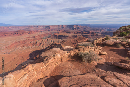 hiking the dead horse trail in dead horse point state park in utah, usa