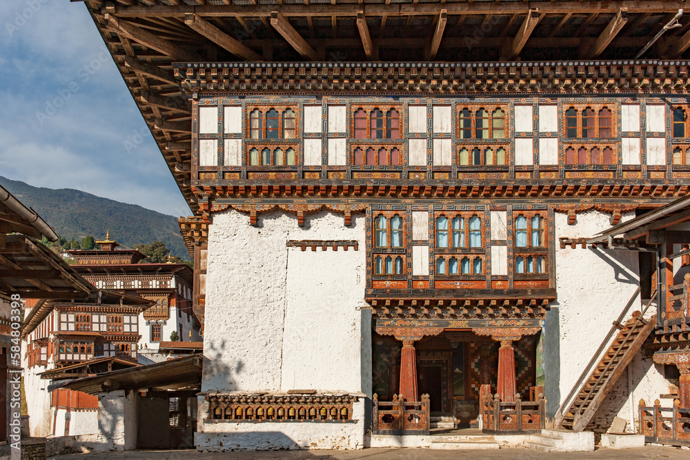 Le dzong de Trongsa situé dans le Bhoutan central.