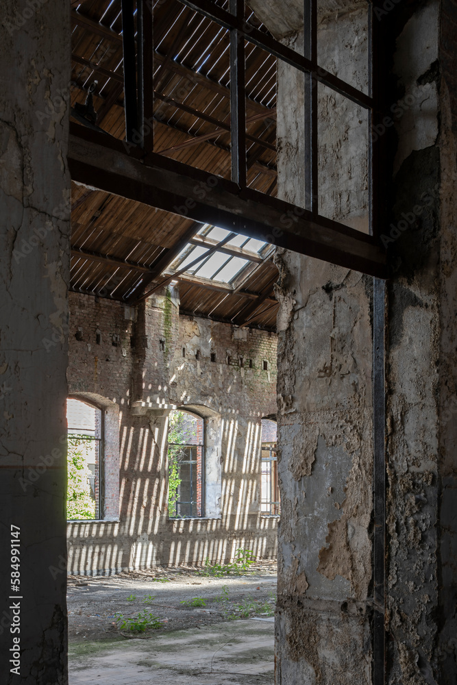 abandoned house abandoned house