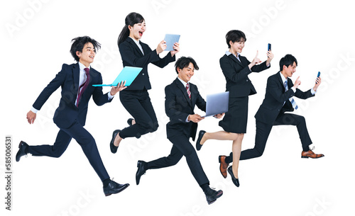 デジタルデバイスを持ってジャンプする若いビジネスパーソンのグループ　背景透過PNG　（1人ずつのPNG画像も販売しております。作成者リンクからPNGで検索してください）